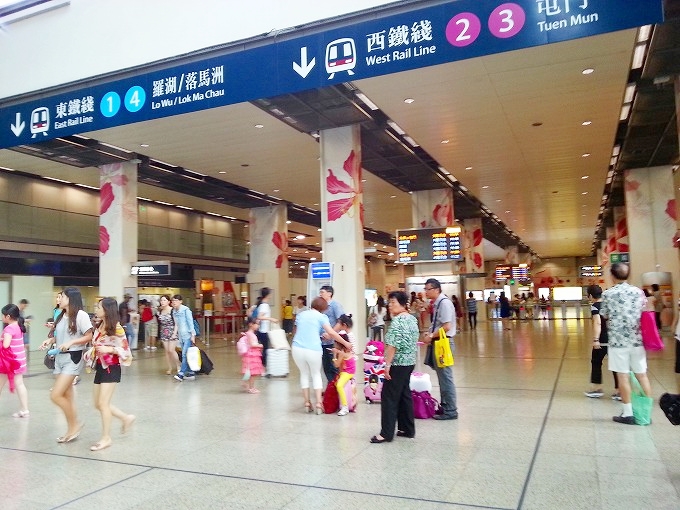 香港から中国大陸への旅の起点 ホンハム駅 構内