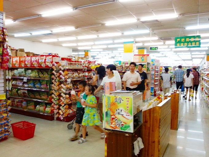 中華人民共和国広東省東莞市 スーパーマーケット新安超級広場 店内