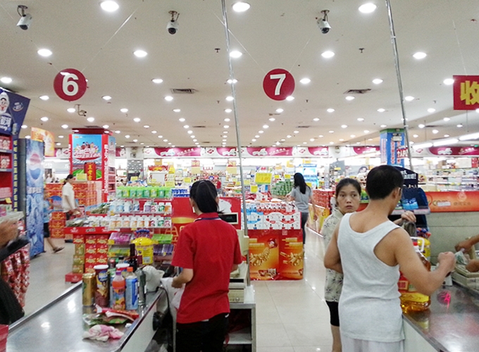 中華人民共和国広東省東莞市 スーパーマーケット新安超級広場 レジカウンター