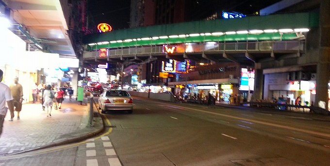 夜の香港島ノースポイント/北角の街並み