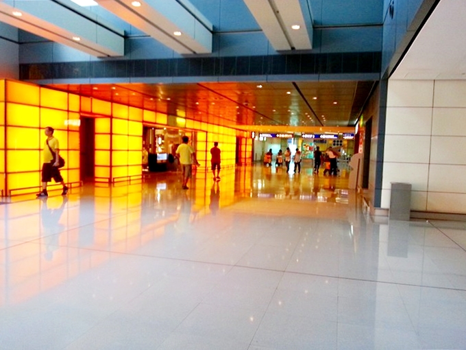 香港国際空港のコンコース