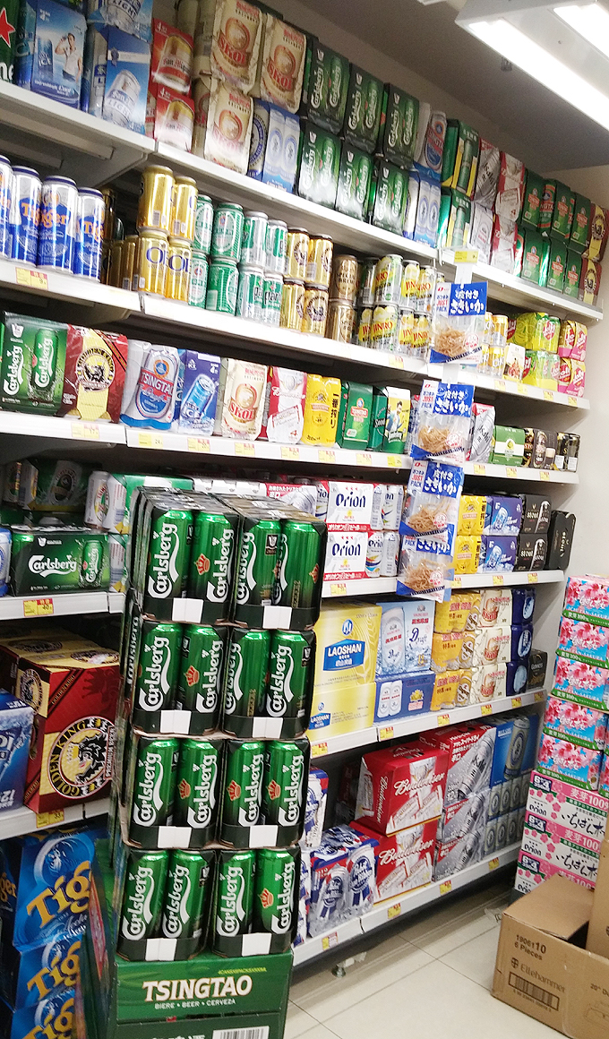 香港 九龍 尖沙咀 恵康スーパーマーケット/恵康超級市場 店内アルコールコーナー