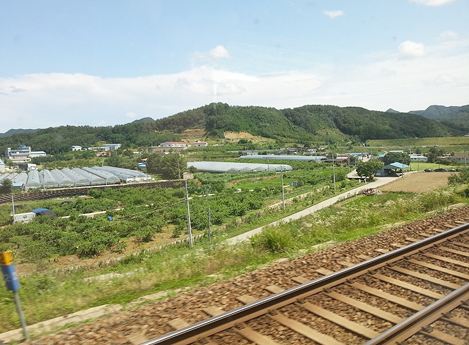 韓国 東大邱からソウルへのKTXからの景色
