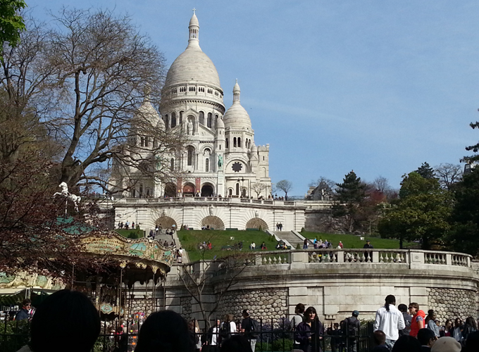 フランス パリ モンマルトルの丘「サクレ・クール寺院」