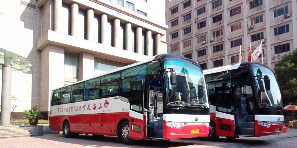 中国・浙江省 杭州市。杭州ツアーのツアーバス