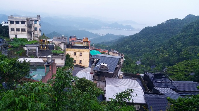 台湾 新北市 瑞芳区 九份老街の基山街入口近くにある展望台からの眺め
