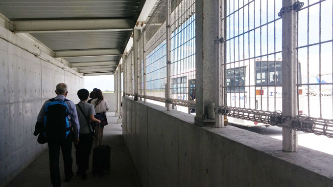 旧那覇国際空港ターミナル 空港内バス移動