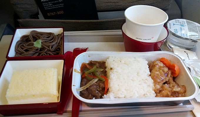 韓国～沖縄のアシアナの機内食。