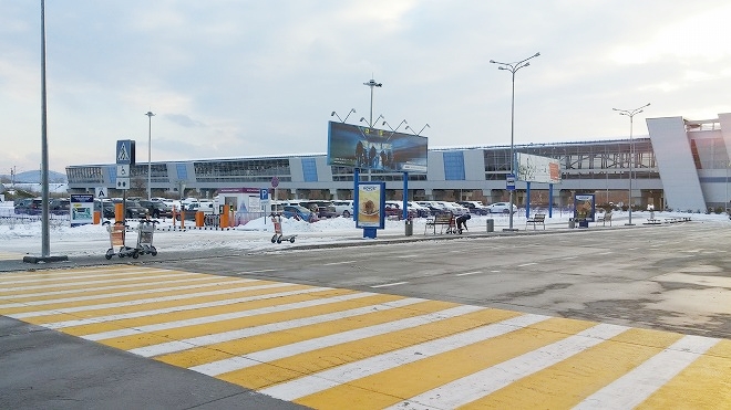 Vladivostok International Airport Appearance from the parking lot.