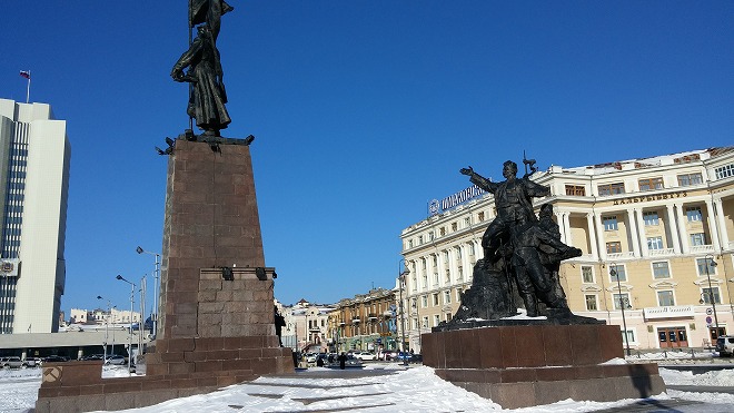 ロシア・ウラジオストク中央広場/革命戦士広場「極東のソビエト権力のための闘士の記念碑」