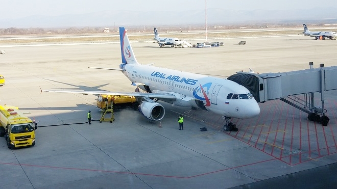 ロシア・ウラジオストク。ウラジオストク国際空港 URAL Airlineの機体