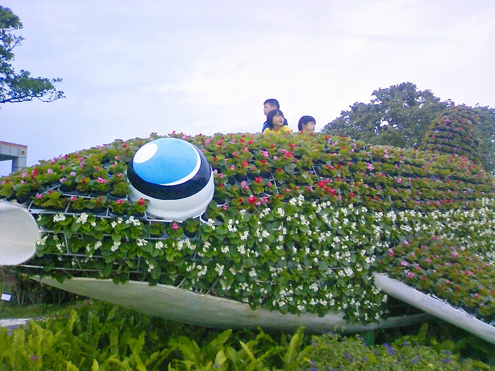 沖縄海洋博公園「花のくじら」