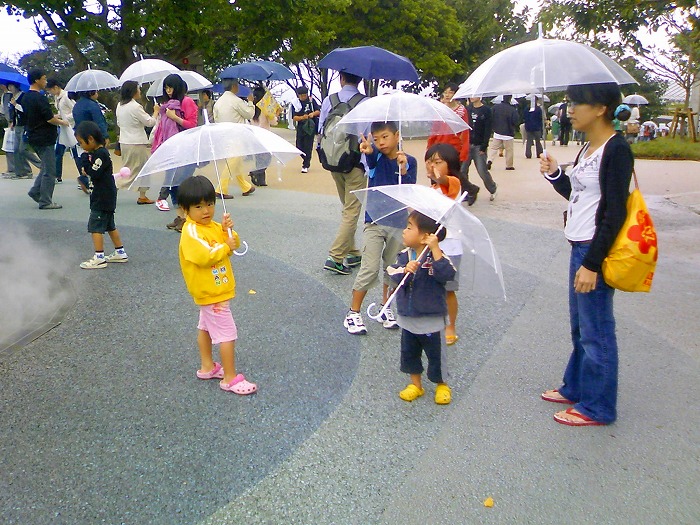 雨の沖縄海洋博公園