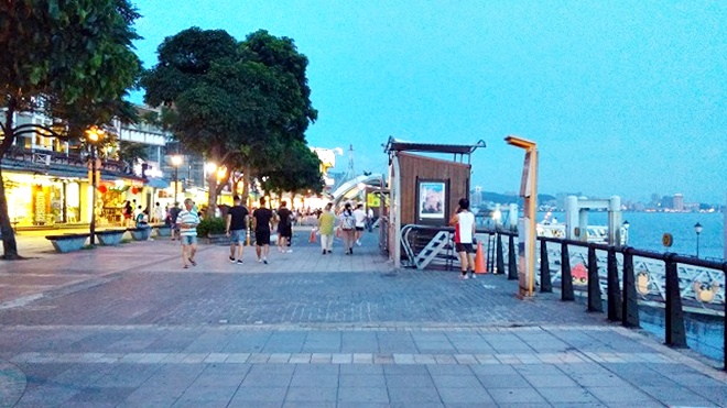 夜の台湾 新北市 淡水老街 淡水客船埠頭（碼頭）