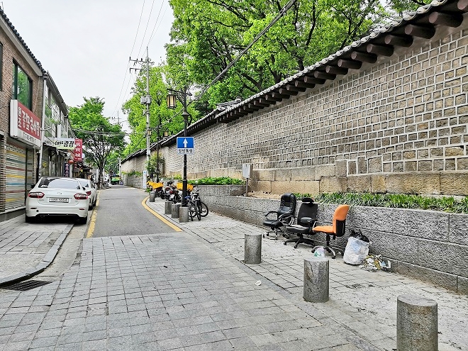 韓国ソウル 宗廟を囲む長い壁
