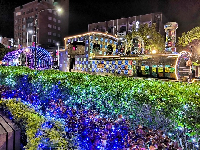 台湾 淡水駅前の淡水老街広場の機関車