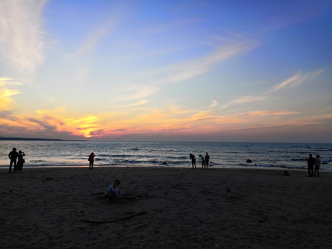 Sunset at Tamsui Salun Beach.