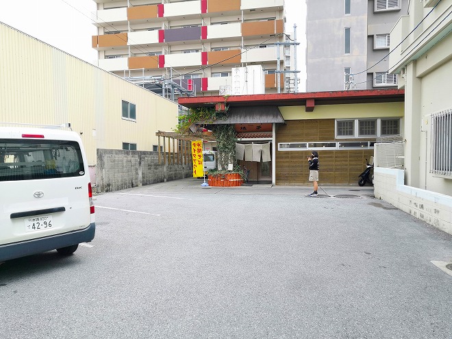 The parking lot of Okinawa Soba Restaurant Gon Isa Branch, Ginowan.