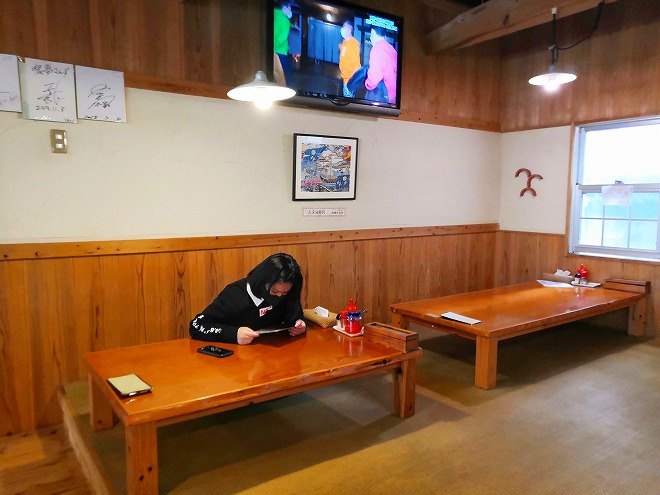Zashiki seats of Okinawa Soba Restaurant Gon Isa Branch, Ginowan.