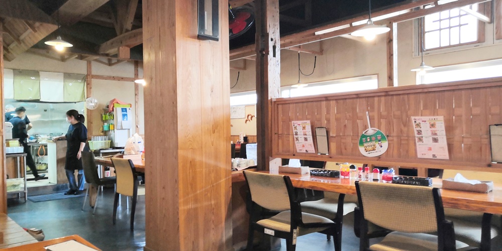 Okinawa Soba Restaurant Gon Isa Branch, Ginowan. 店内