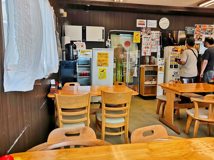 浦添市牧港 海鮮食堂「太陽（てぃーだ）」店内