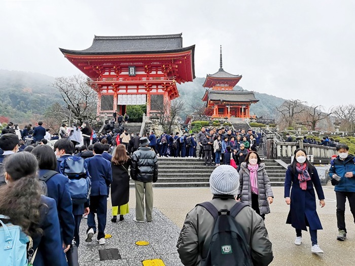 Kiyomizu Temple Niomon Gate(deva gate).