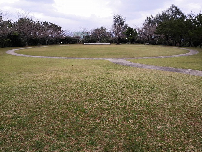 日本一人口の多い村 読谷村 世界遺産 座喜味城跡公園「郷土の広場」