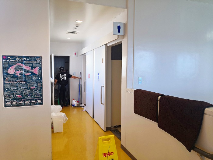 読谷漁港2階「海人食堂」のトイレ