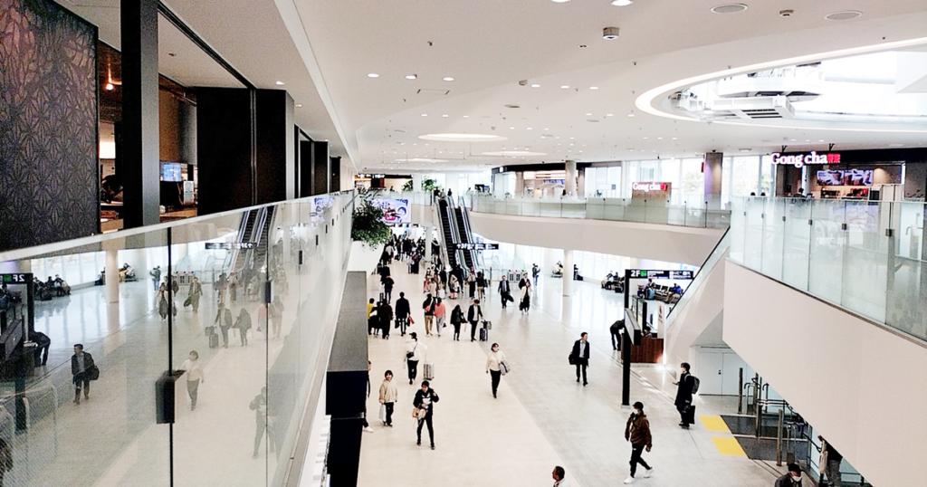 福岡空港ターミナルビル - 博多